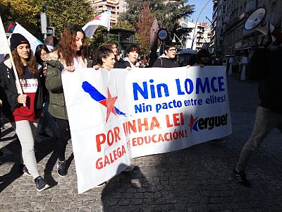 17-11-16 ManiFolgaEstudantilOurense02.jpeg